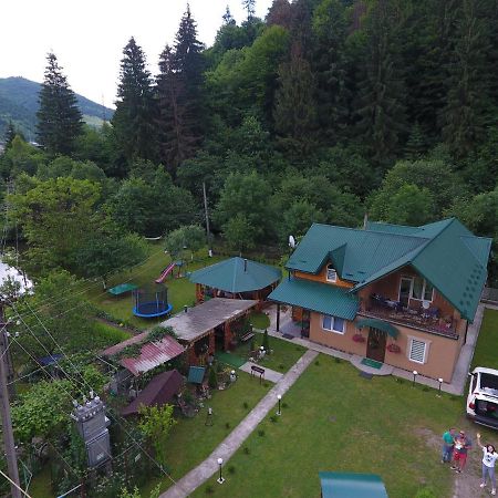Садиба У Брусків Mizhhirya  Ngoại thất bức ảnh