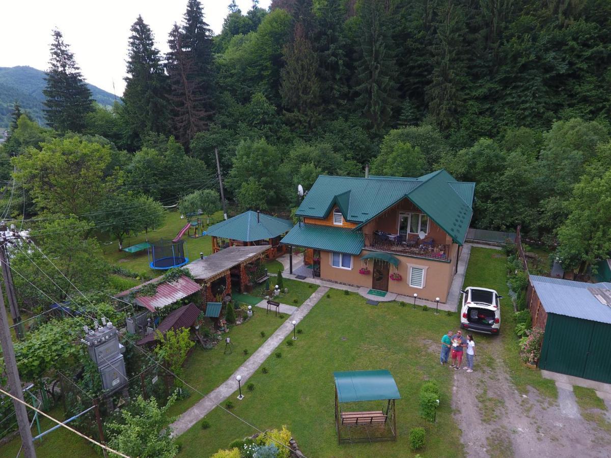 Садиба У Брусків Mizhhirya  Ngoại thất bức ảnh