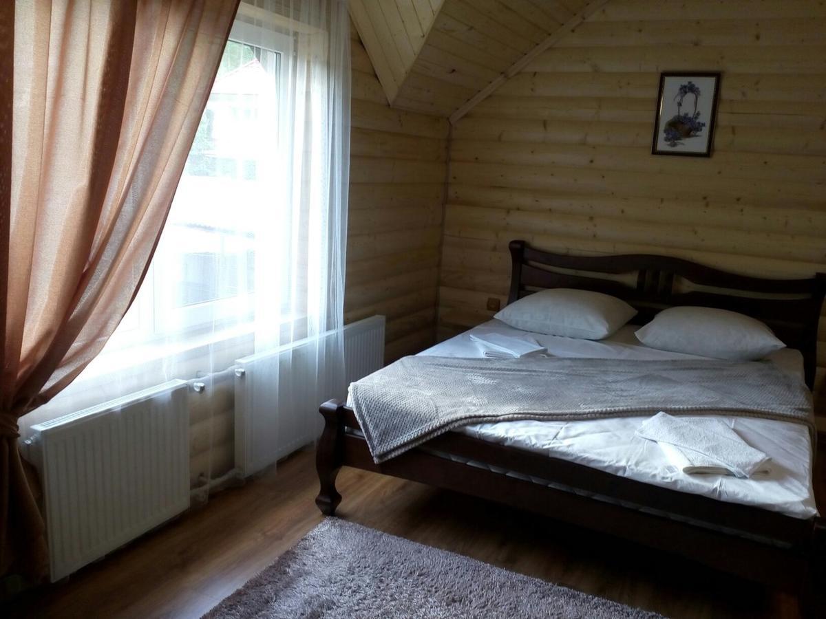 Садиба У Брусків Mizhhirya  Ngoại thất bức ảnh