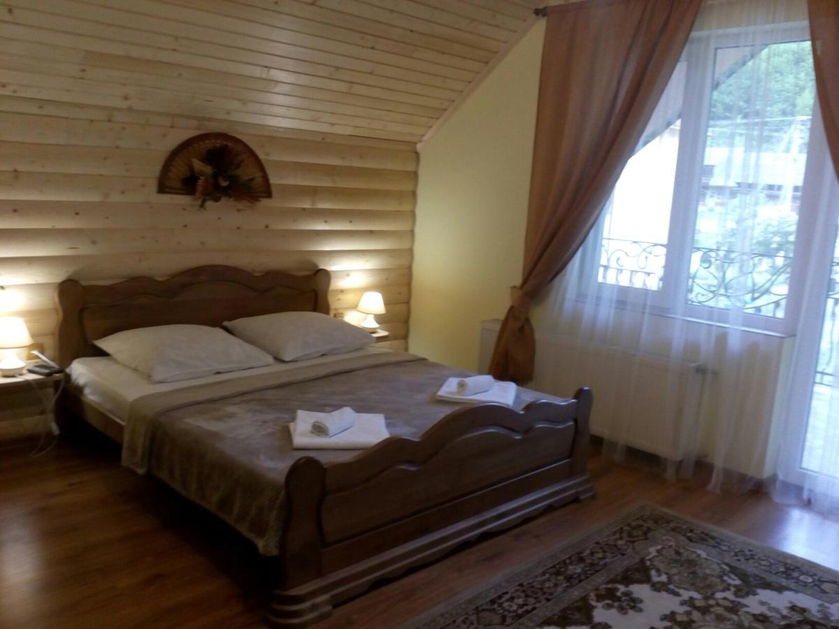Садиба У Брусків Mizhhirya  Ngoại thất bức ảnh